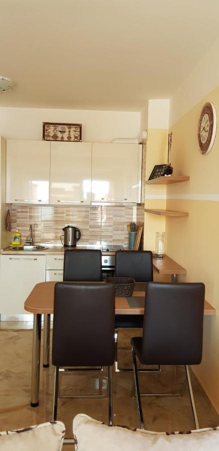 Apartment Sea Space 2 Dobra Voda Exterior photo