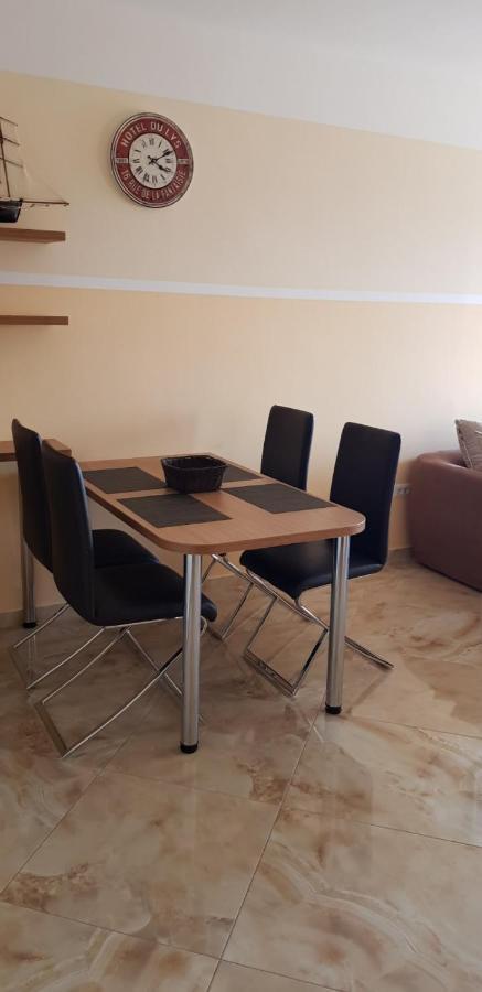 Apartment Sea Space 2 Dobra Voda Exterior photo