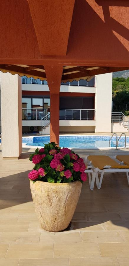Apartment Sea Space 2 Dobra Voda Exterior photo