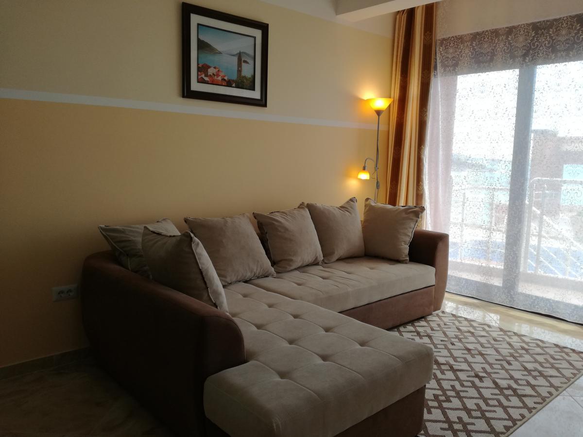 Apartment Sea Space 2 Dobra Voda Exterior photo