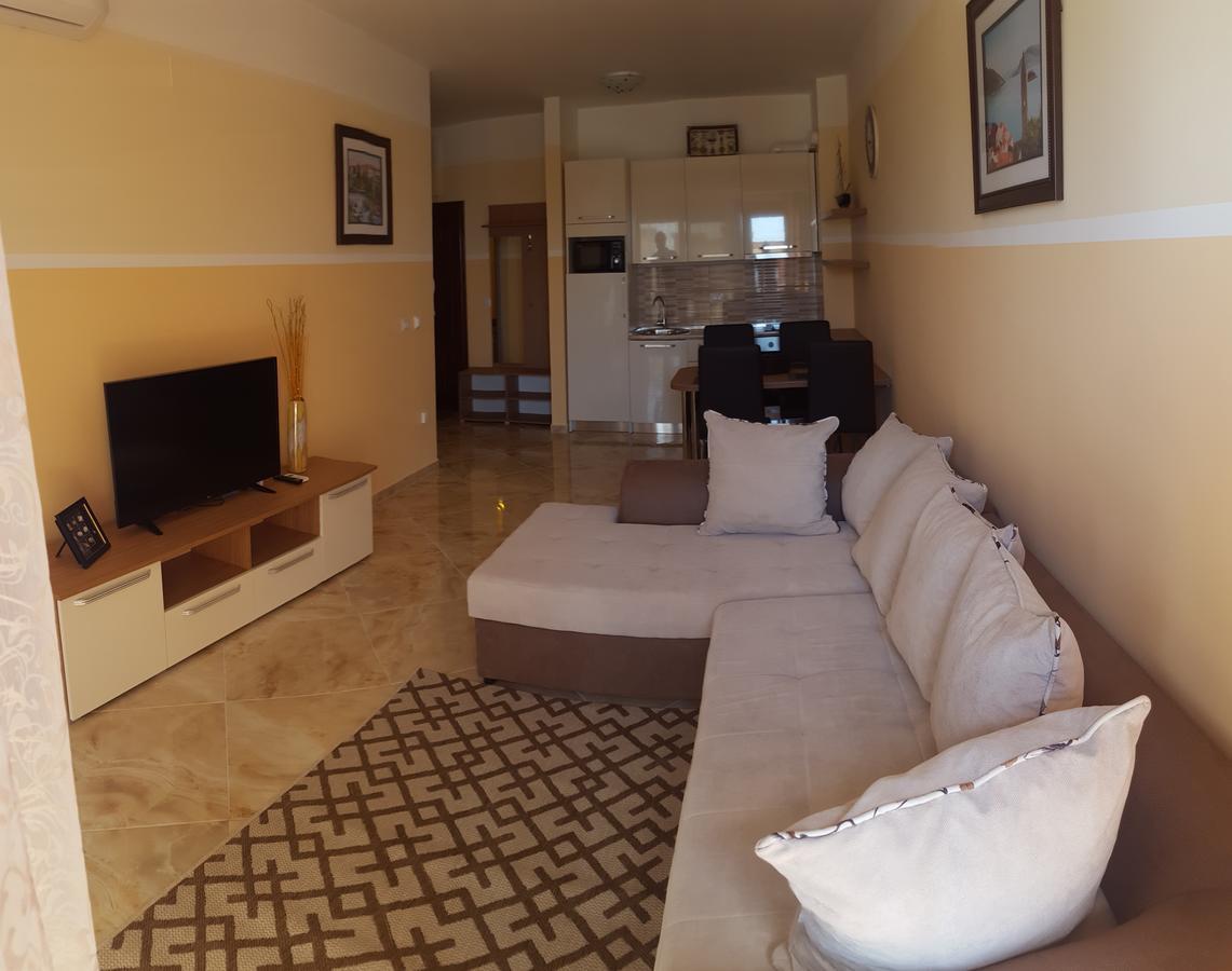Apartment Sea Space 2 Dobra Voda Exterior photo